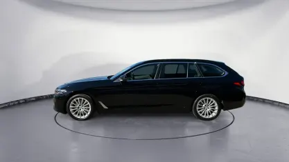 Używany BMW 530 Sport Line 286 KM (210 kW) 2023 Czarny Kombi