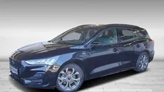 Schwarz, obsidianschwarz metallic Gebraucht 2024 Ford Focus ST-Line Limousine | 25.990 € (Superpreis)