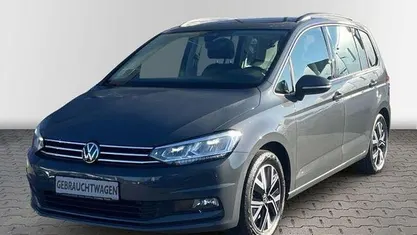Grau Gebraucht 2024 VW Touran Comfortline Van / Kleinbus | 31.890 € (Fairer Preis)