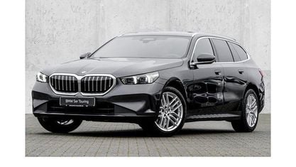 Gebraucht BMW 520 Sport Line 360 PS (264 kW) 2025 Grau Kombi