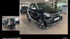 Bodypanels in black Gebraucht 2023 Smart ForTwo Electric Drive Passion Premium Coupé | 18.590 € (Etwas zu teuer)