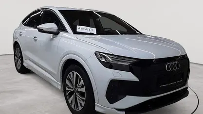 Gebraucht Audi Q4 Sportback e-tron Ambiente 219 kW (299 PS) 2023 Gletscherweiss metallic SUV