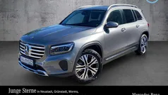 Mountaingrau Gebraucht 2024 Mercedes GLB200 Progressive SUV | 48.440 € (Teuer)