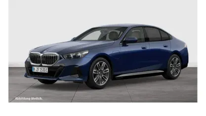 Gebraucht BMW 550e M Sport 489 PS (359 kW) 2026 Blau Limousine
