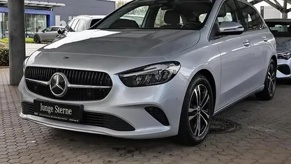 Gebraucht Mercedes B220 Progressive 190 PS (139 kW) 2023 Iridiumsilber metallic Van / Kleinbus