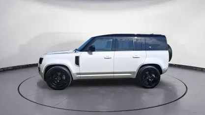 Używany Land Rover Defender SE 249 KM (183 kW) 2022 Biały SUV