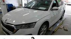 Weiss Gebraucht 2023 Skoda Octavia Style Kombi | 26.977 € (Fairer Preis)