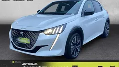 Weiß Gebraucht 2022 Peugeot e-208 GT Kleinwagen | 20.990 € (Fairer Preis)