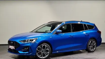 Używany Ford Focus ST-Line X 155 KM (114 kW) 2025 Niebieski Sedan/Limuzyna