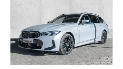 Usata BMW 330e M Sport 292 CV (214 kW) 2024 Grigio Station wagon
