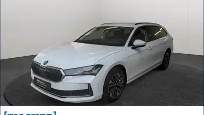 Gebraucht Skoda Superb Selection 204 PS (150 kW) 2025 Weiss Kombi