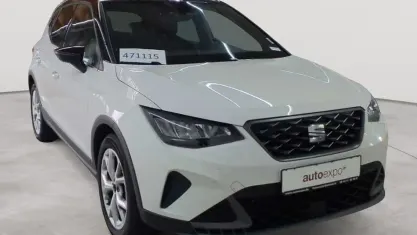 Gebraucht Seat Arona FR 116 PS (85 kW) 2025 Weiß uni / dach midnight schwarz metallic SUV