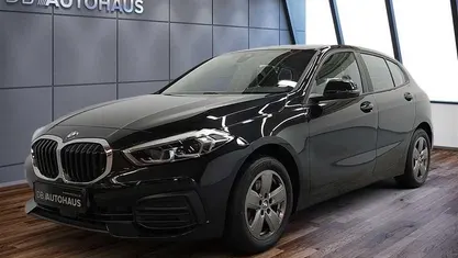Schwarz Gebraucht 2022 BMW 118 Advantage Kleinwagen | 20.870 € (Guter Preis)