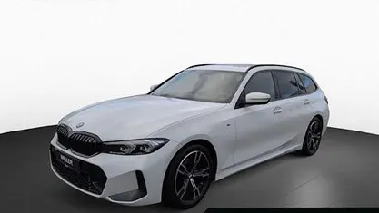 Alpinweiss iii Gebraucht 2022 BMW 320 M Sport Kombi | 28.950 € (Fairer Preis)