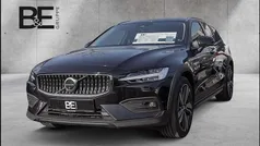Onyx schwarz Gebraucht 2024 Volvo V60 CC Plus Kombi | 44.950 € (Guter Preis)