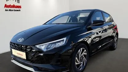 Neu Hyundai i20 101 PS (74 kW) 2025 Phantom black / met (schwarz) Kleinwagen