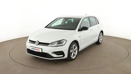 Gebraucht VW Golf VII Highline 2019 Weiß Limousine
