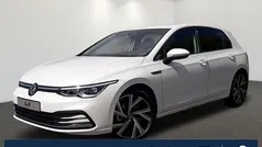 Oryxweiß perlmutteffekt Gebraucht 2023 VW Golf VIII Style Limousine | 33.879 €