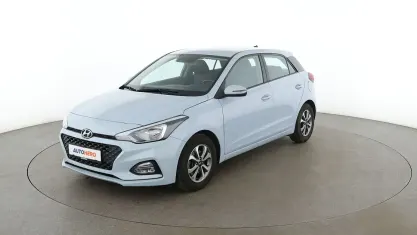 Gebraucht Hyundai i20 Trend 101 PS (74 kW) 2019 Grau Kleinwagen