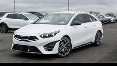 Deluxeweiß metallic Gebraucht 2025 Kia ProCeed GT-Line Kleinwagen | 29.880 € (Guter Preis)