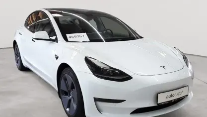 Gebraucht Tesla Model 3 366 kW (498 PS) 2022 Pearl white multicoat Limousine