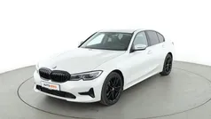 Weiß Gebraucht 2021 BMW 320 Advantage Limousine | 28.580 € (Fairer Preis)