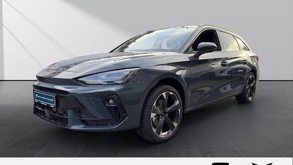 Nowe Cupra Leon 150 KM (110 kW) 2025 Niebieski Sedan/Limuzyna