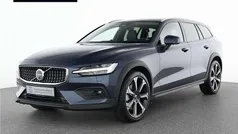 Gebraucht 2024 Volvo V60 CC Ultimate Kombi | 46.880 € (Fairer Preis)