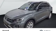 Indiumgrau metallic/schwarz Gebraucht 2025 VW T-Roc Goal SUV | 30.490 € (Superpreis)