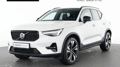 Weiß Gebraucht 2024 Volvo XC40 Plus SUV | 35.990 € (Fairer Preis)