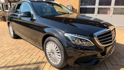 Gebraucht Mercedes C180 Exclusive 156 PS (114 kW) 2016 Schwarz Kombi