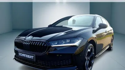 Neu Skoda Superb SportLine 204 PS (150 kW) 2026 Purity weiss Kombi
