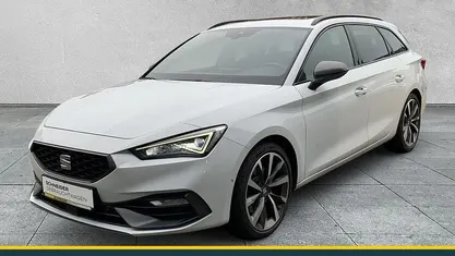 Weiß Gebraucht 2022 Seat Leon 4Drive Kombi | 20.890 € (Fairer Preis)