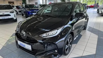 Gebraucht Toyota Yaris Hybrid Team 116 PS (85 kW) 2024 Schwarz Kleinwagen