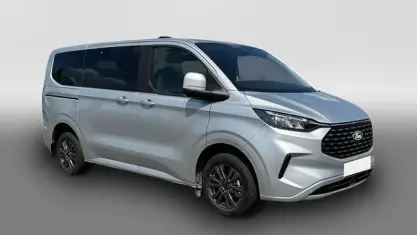 Nouă Ford Tourneo Titanium 150 CP (110 kW) 2025 Argintiu Monovolum