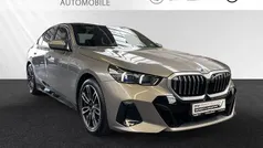 Oxidgrau Gebraucht 2024 BMW 520 M Sport Limousine | 53.888 € (Fairer Preis)