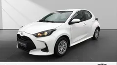 Weiss Gebraucht 2023 Toyota Yaris Comfort Kleinwagen | 14.690 € (Fairer Preis)
