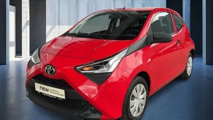 Gebraucht Toyota Aygo Business Edition 72 PS (52 kW) 2019 Rot Kleinwagen