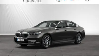 Usado BMW 530e Sport Line 299 HP (219 kW) 2024 Cinzento Sedan