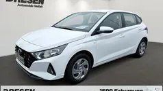 Weiss Gebraucht 2022 Hyundai i20 Select Limousine | 15.250 € (Fairer Preis)