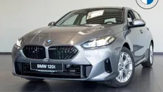 Grau Neu 2025 BMW 120 Performance Kleinwagen | 33.890 € (Guter Preis)