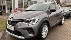 Grau Gebraucht 2023 Renault Captur Equilibre SUV | 17.997 € (Fairer Preis)