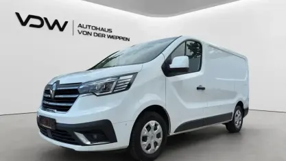 Gebraucht Renault Trafic Komfort 150 PS (110 kW) 2022 Weiß Van / Kleinbus