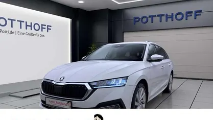 Weiß Gebraucht 2022 Skoda Octavia Style Kombi | 22.447 € (Fairer Preis)