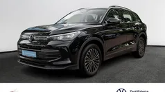 Schwarz Gebraucht 2024 VW Tiguan Life SUV | 39.870 € (Etwas zu teuer)