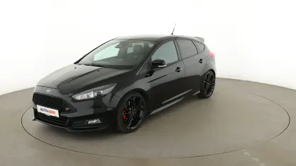 Używany Ford Focus ST 250 KM (183 kW) 2016 Czarny Sedan/Limuzyna