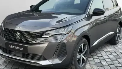 Käytetty Peugeot 5008 Allure 131 HP (96 kW) 2024 Harmaa Sedan