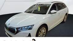 Weiss Gebraucht 2024 Skoda Octavia Selection Kombi | 30.777 € (Fairer Preis)