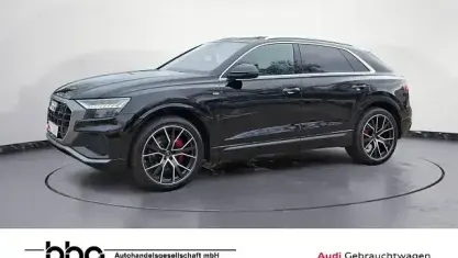 Gebraucht Audi Q8 Business 286 PS (210 kW) 2022 Mythosschwarz metallic SUV