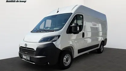 Neu Toyota Proace Comfort 141 PS (103 kW) 2025 Weiß Van / Kleinbus